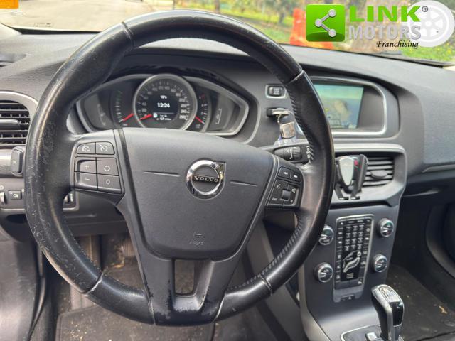 VOLVO V40 Cross Country D2 Momentum