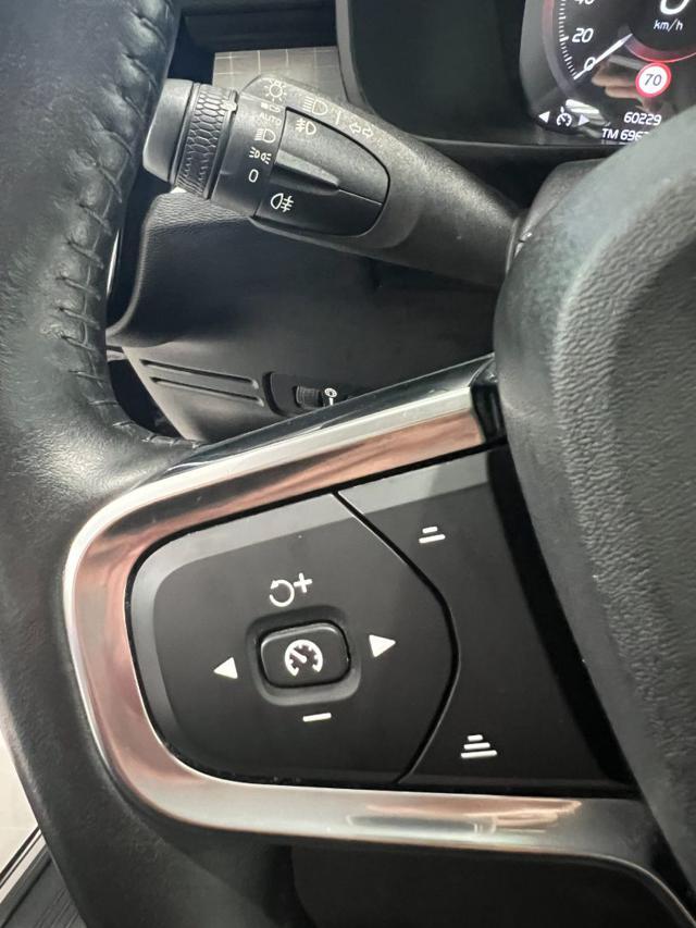 VOLVO XC40 T5 Recharge Plug-in Hybrid Inscription