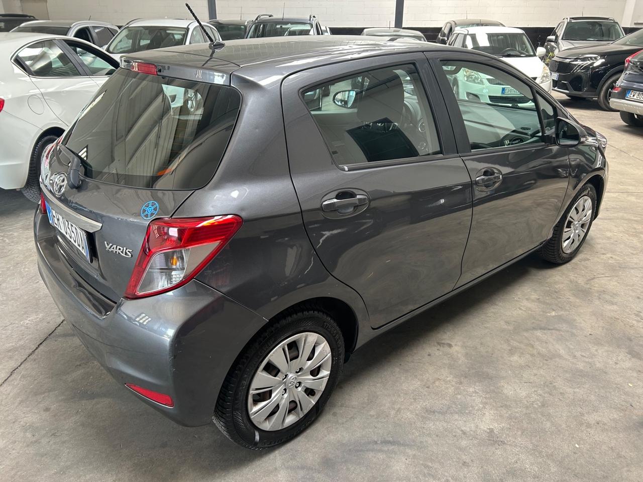 Toyota Yaris 1.3 5 porte Style 100cv neopatentati