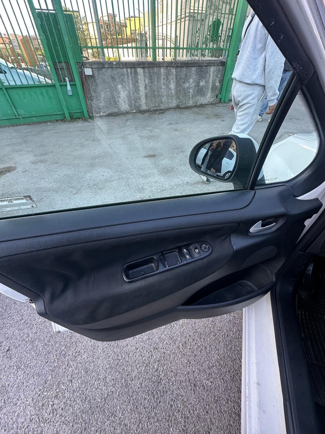 Peugeot 207 1.4 8V 75CV 5p. Energie Sport ECO GPL