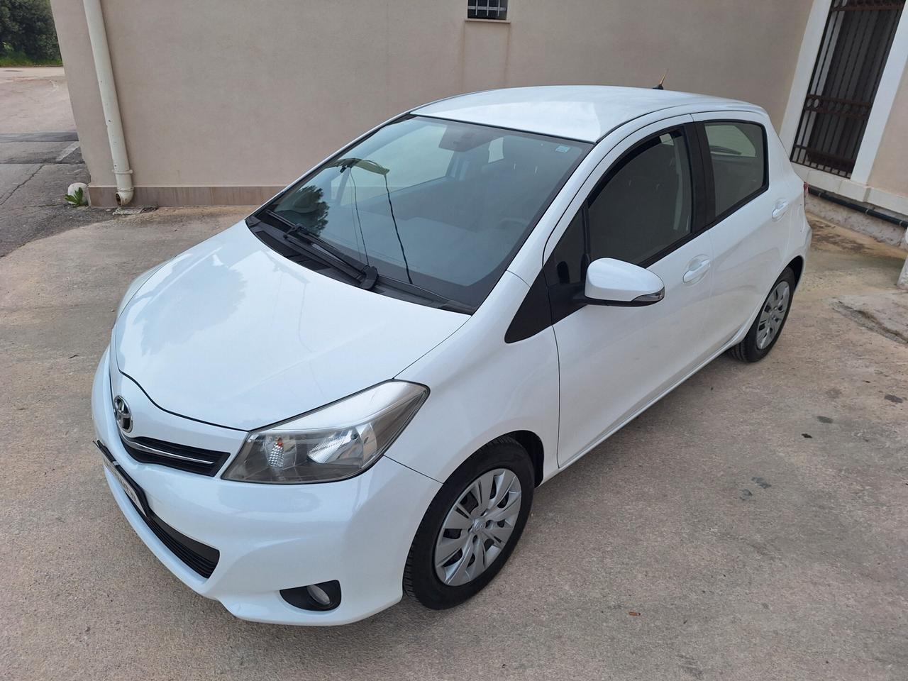 Toyota Yaris 1.0 BENZINA 5 PORTE"PERFETTA" 2013