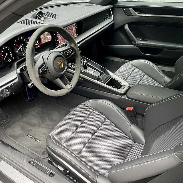Porsche 992 Carrera S SPORT DESIG+PANORAMA
