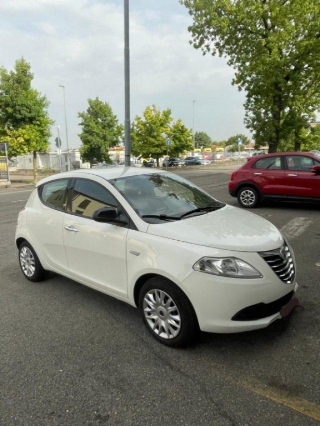 LANCIA Ypsilon 1.2 69 CV 5 porte Silver