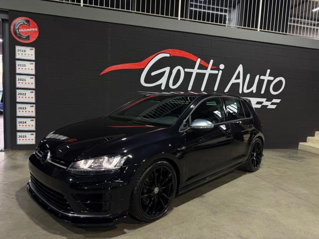 VOLKSWAGEN Golf R RISERVATA