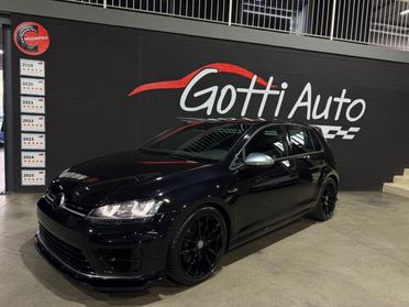 VOLKSWAGEN Golf R RISERVATA