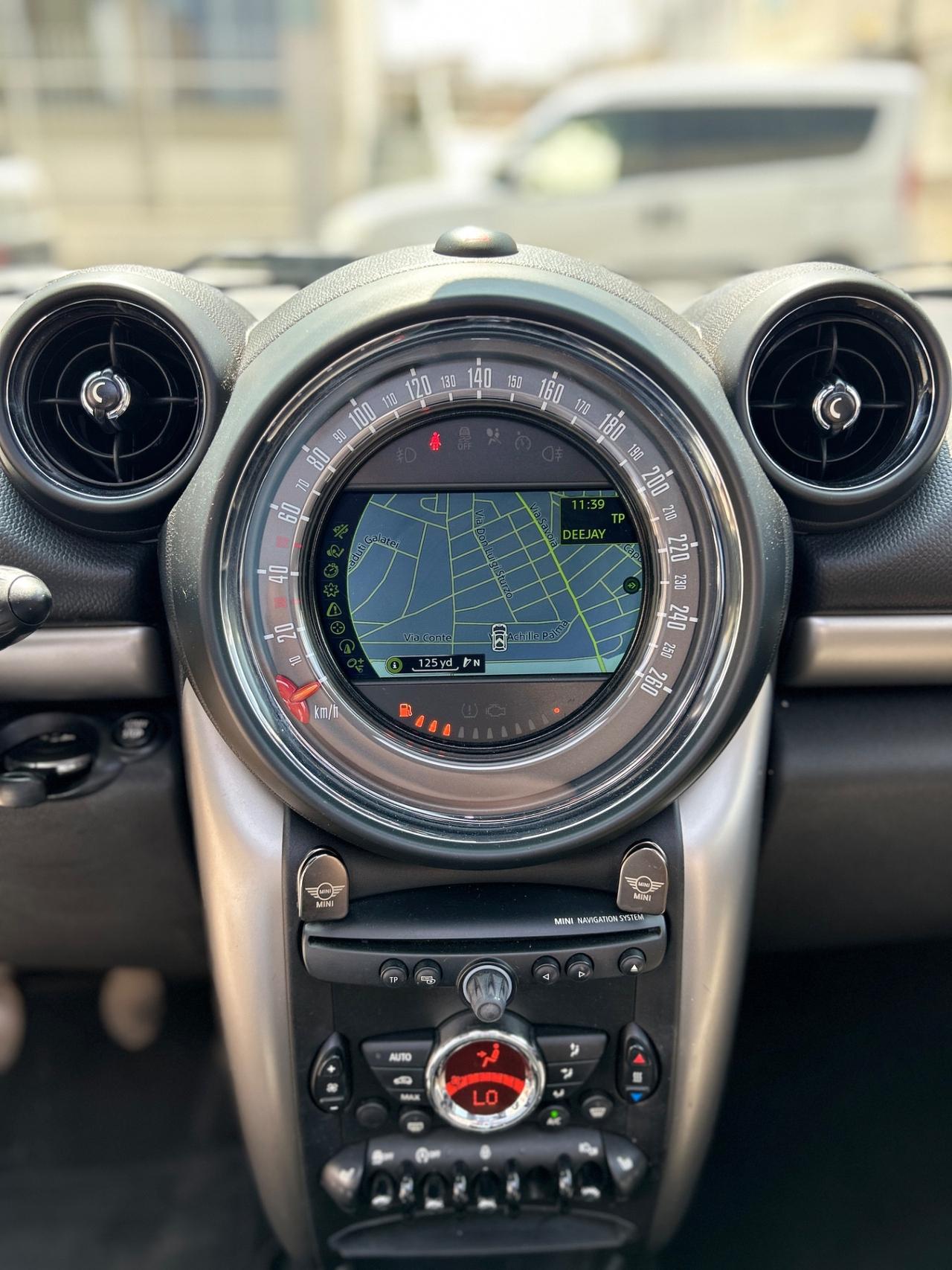 Mini One Countryman 1.6 90 cv-2016-NAVI-PELLE-AMBIENT LIGHT