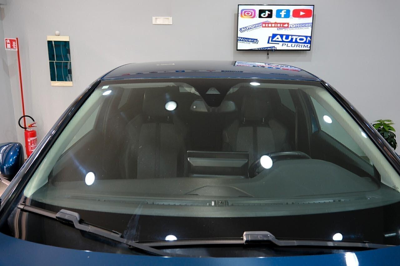 Peugeot 3008 1.5 Blue HDi 130 cv ALLURE EAT8 Cockpit