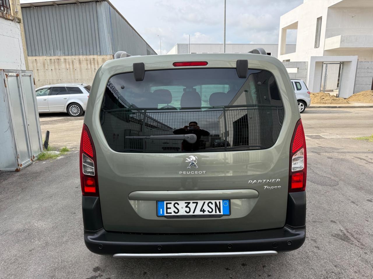 Peugeot Partner Tepee 1.6 Benzina 120CV Outdoor