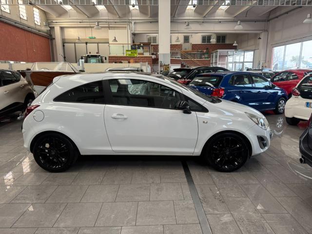 OPEL Corsa 1.2 3 porte b-color