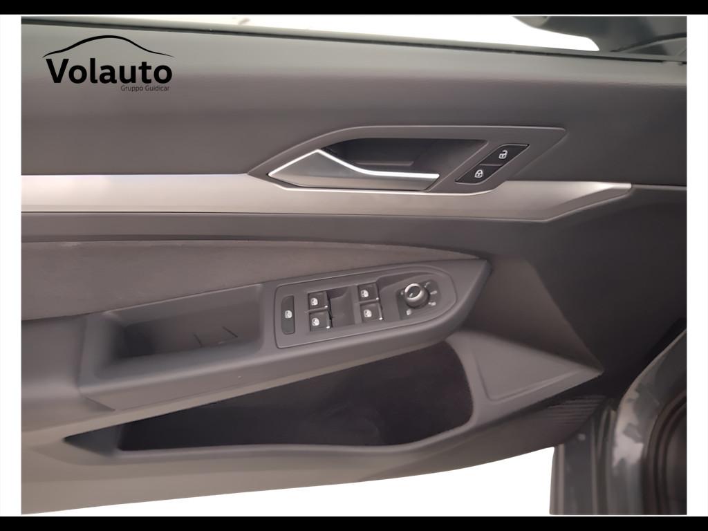 VOLKSWAGEN Golf VIII 2024 - Golf 2.0 tdi Life 115cv