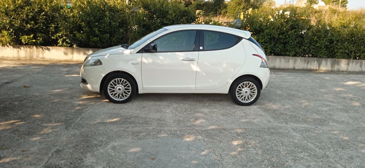 Lancia Ypsilon 1.2 69 CV 5 porte GPL Ecochic Gold