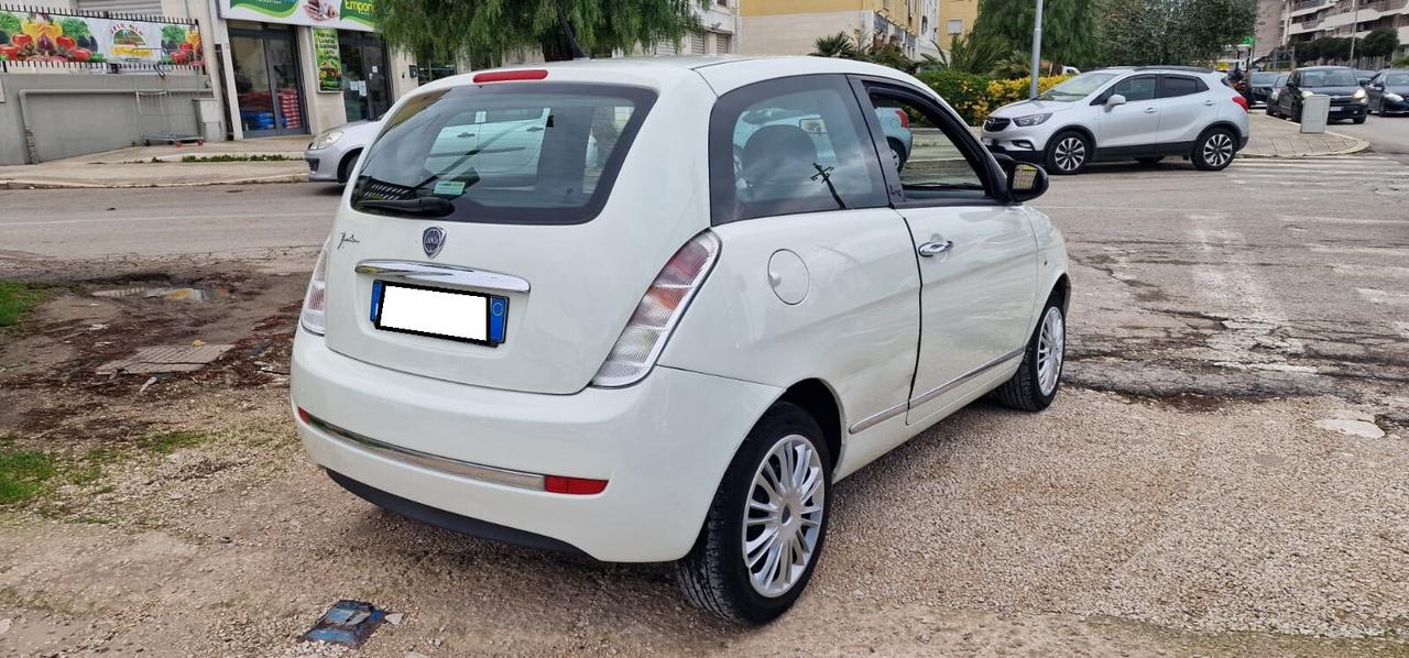 Lancia Ypsilon 1.2 69 CV Elle 2011