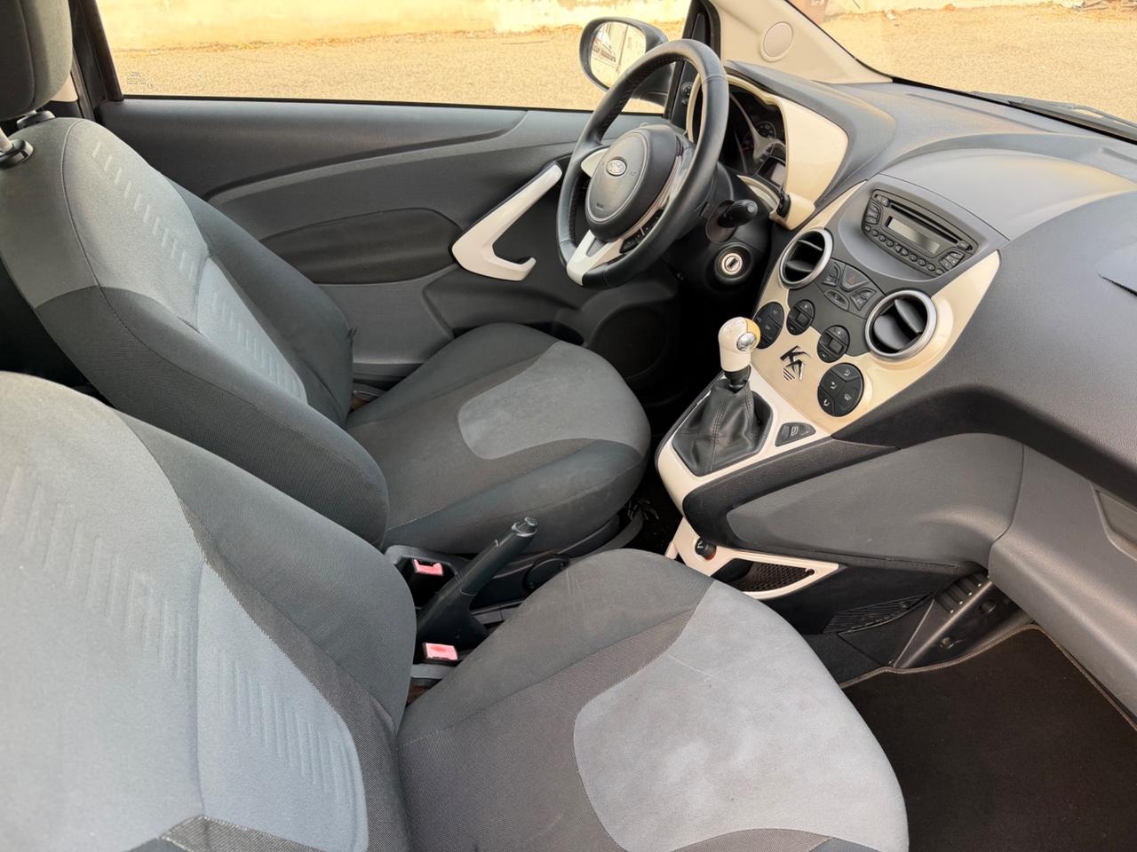 Ford Ka 1.3 TDCi 75CV TITANIUM