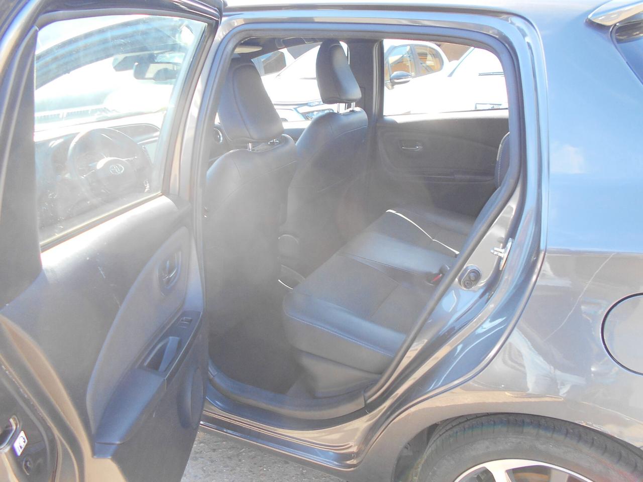 Toyota Yaris 1.5 Hybrid 5 porte Business