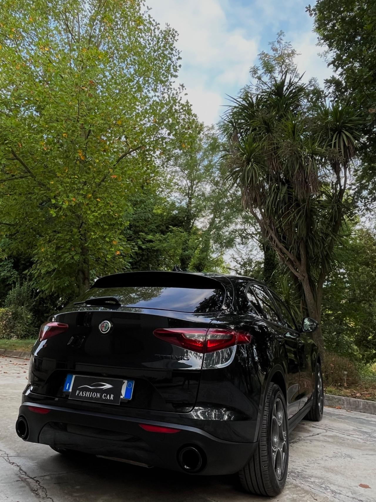 Alfa Romeo Stelvio 2.2 TOTAL BLACK 210 CV AT8 Q4 Executive