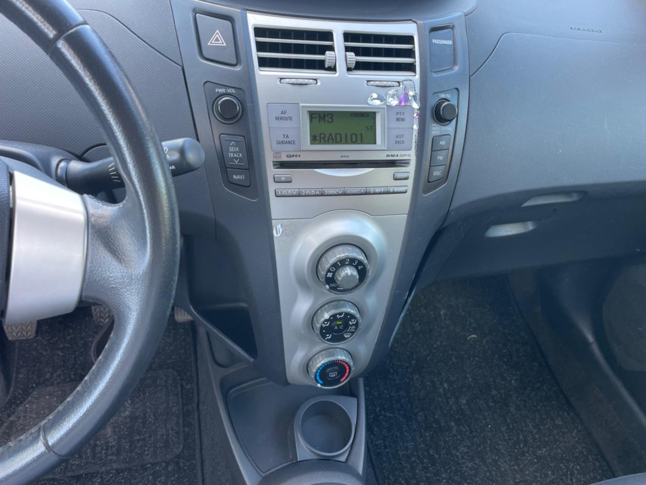 Toyota Yaris 1.0 5 porte Sol