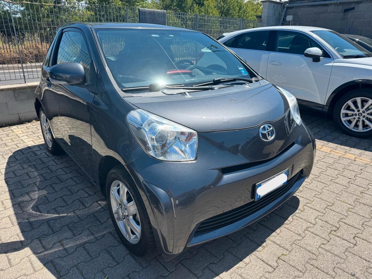 TOYOTA IQ