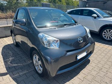 TOYOTA IQ