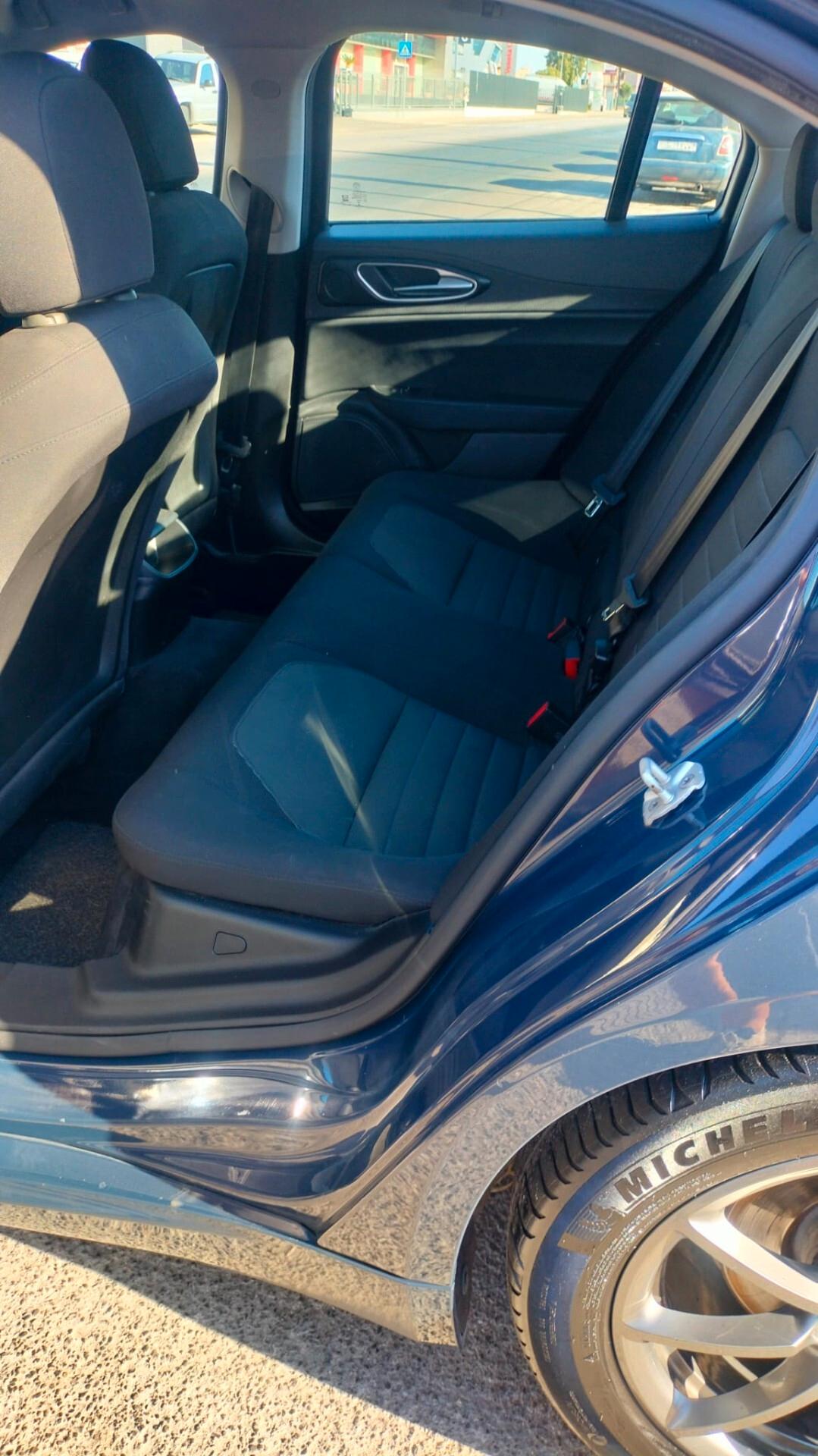 Alfa Romeo Giulia 2.2 Turbodiesel 150 CV AT8 Super