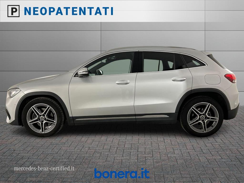 Mercedes GLA 180 180 D Premium 8G-DCT