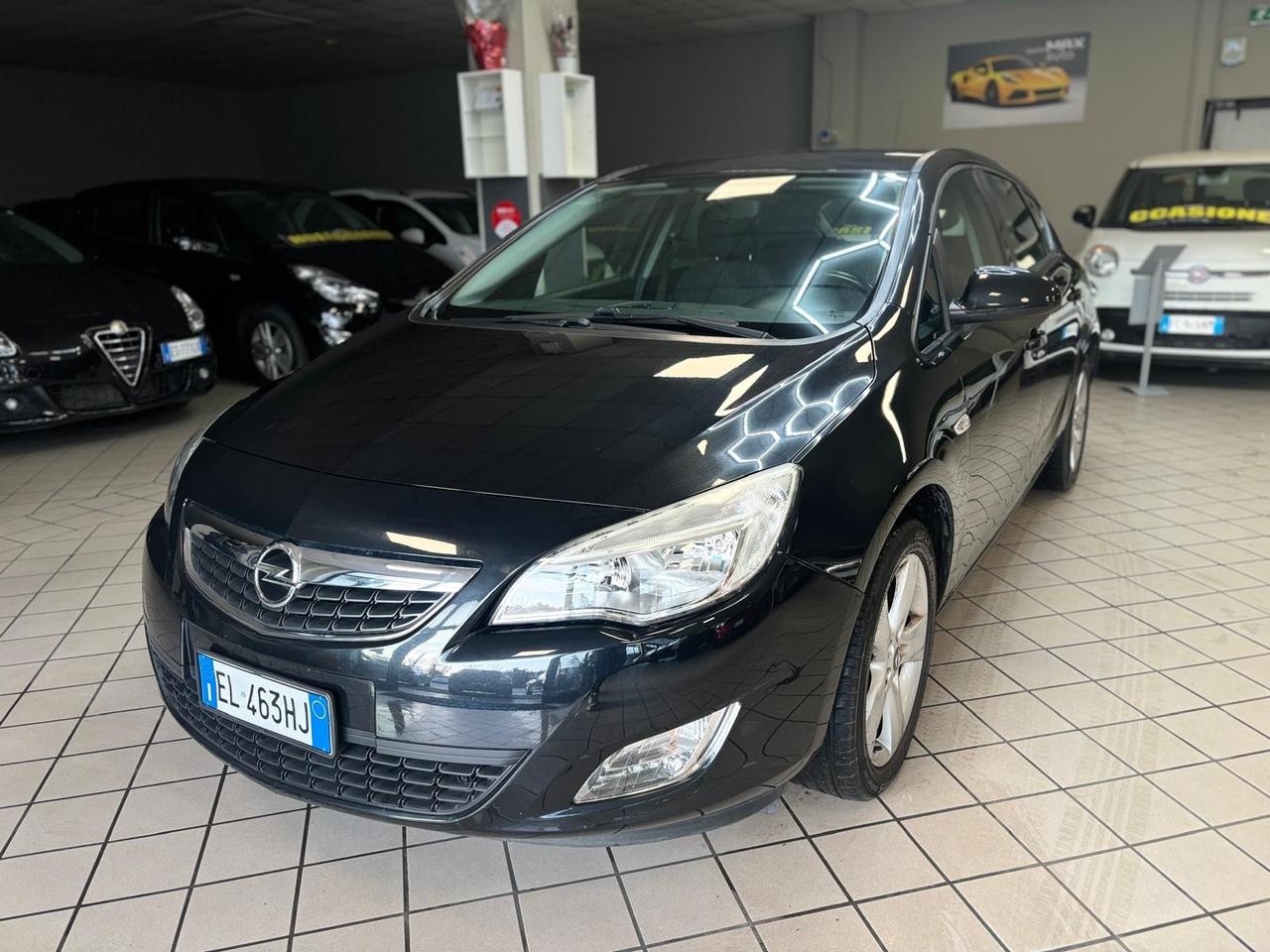 Opel Astra 1.4 100CV 5 porte Cosmo