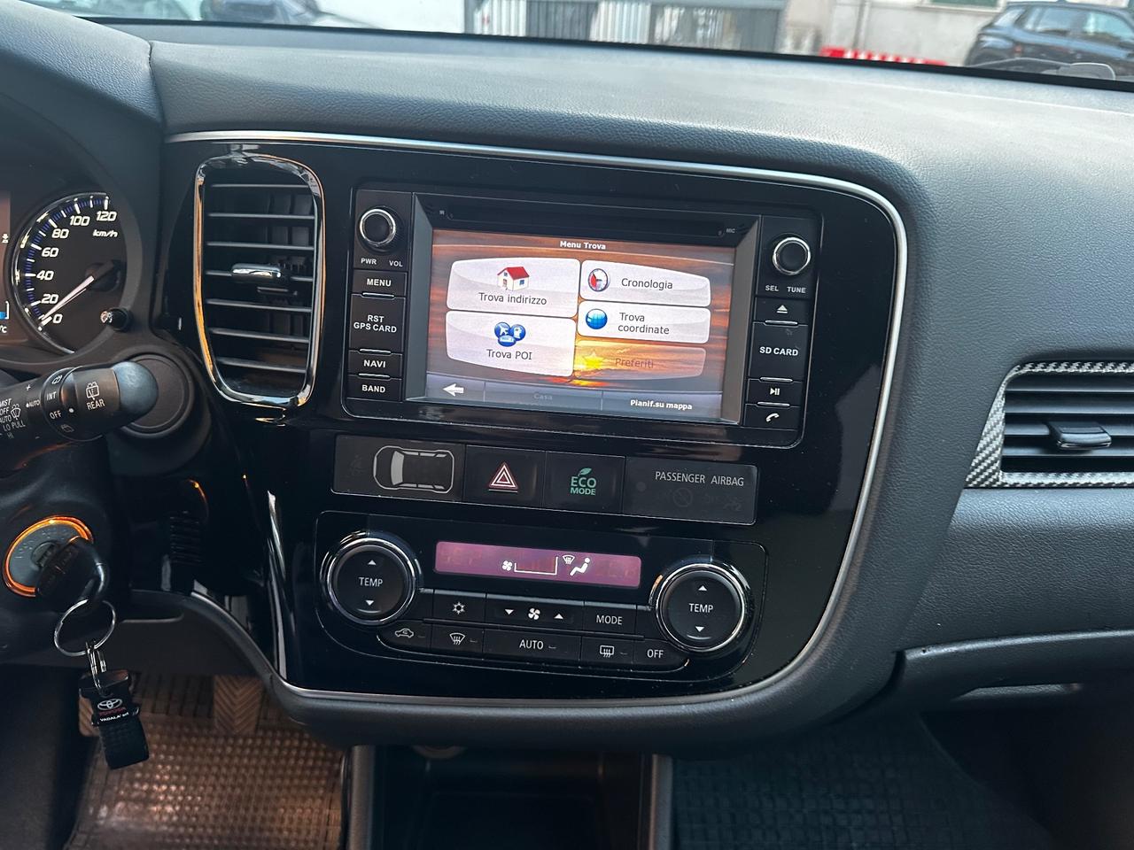 Mitsubishi Outlander 2.2 DI-D 4WD Intense