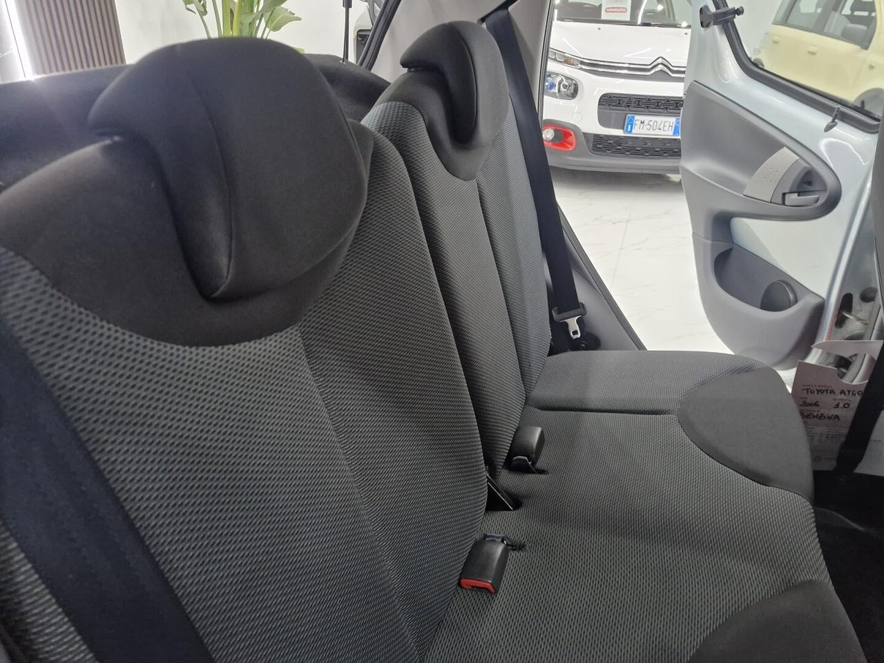 TOYOTA AYGO 1.0 BENZINA CAMBIO AUTOMATICO 62000KM