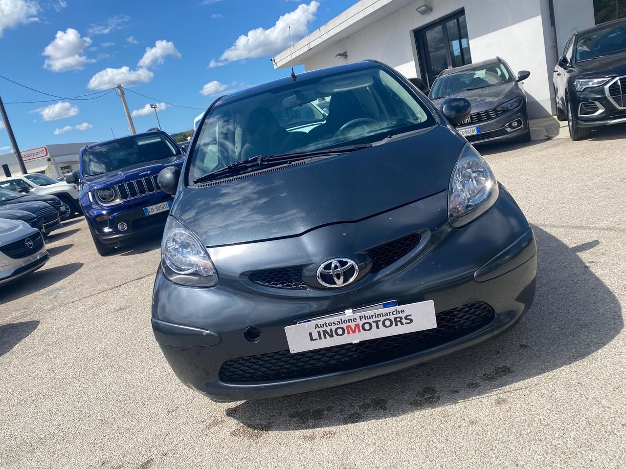 Toyota Aygo 1.0 12V VVT-i 3 porte Sol 68cv