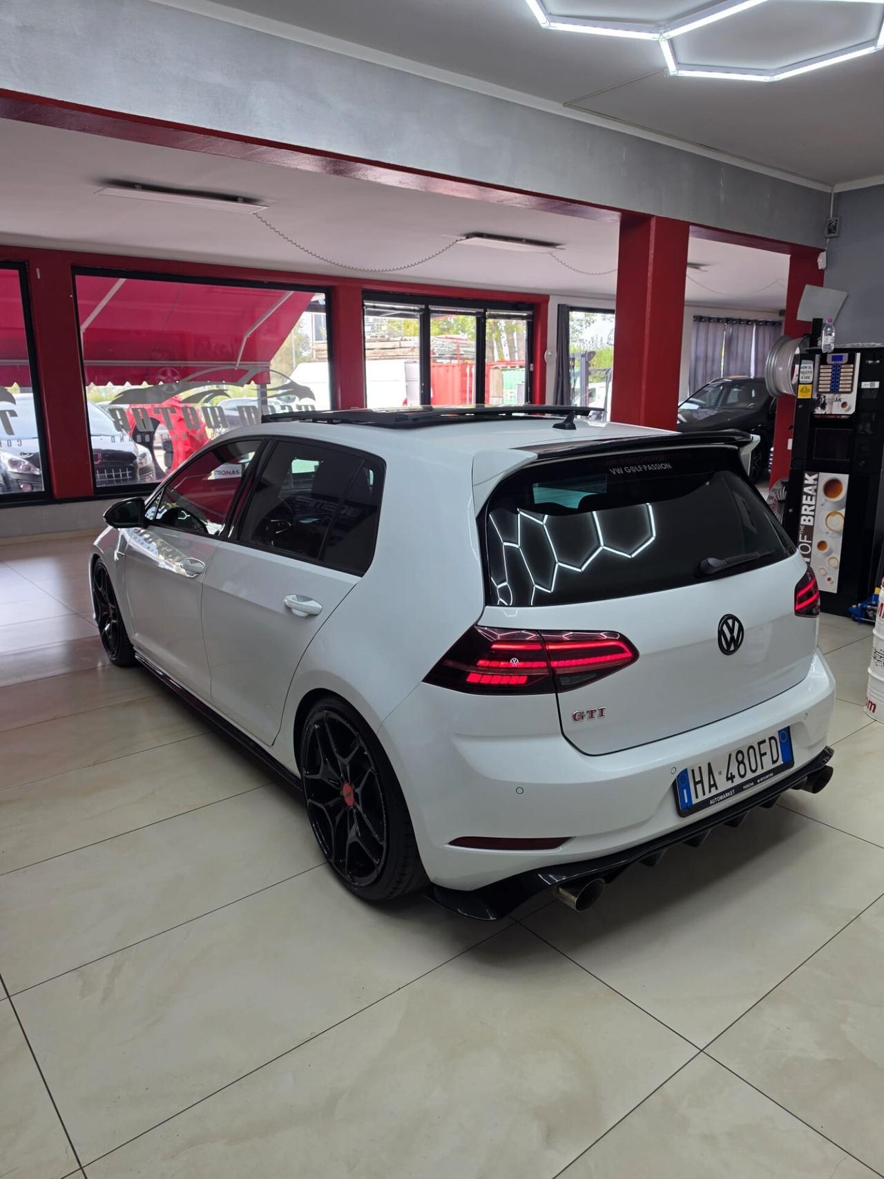 Volkswagen Golf GTI Performance 2.0 245 CV TSI DSG 5p. BMT