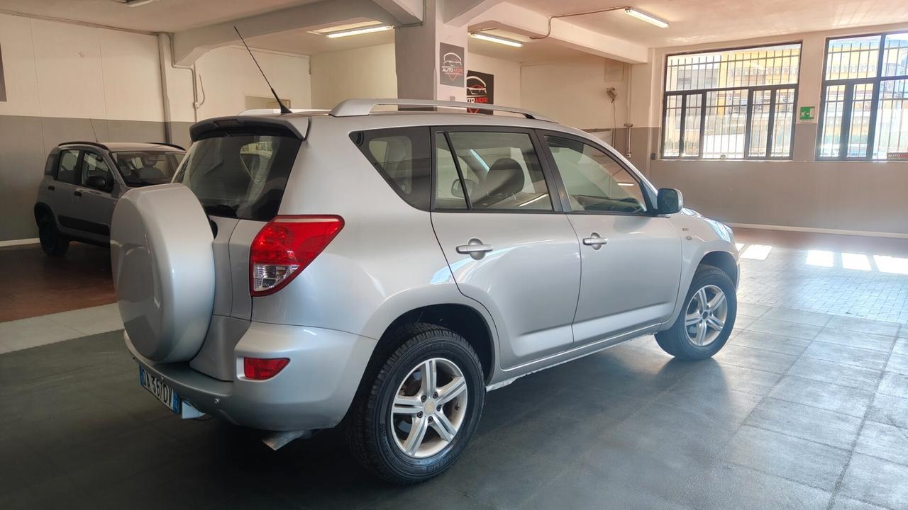 Toyota RAV 4 RAV4 2.2 D-4D 136 CV Luxury