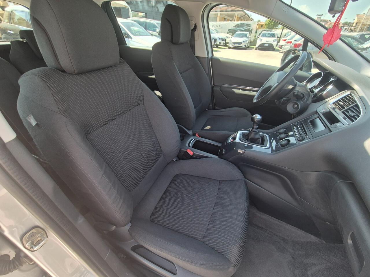 Peugeot 5008 1.6 HDi 115CV Active