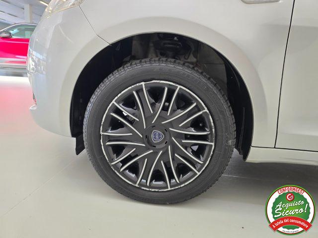 LANCIA Ypsilon 1.2 69 CV 5 porte Gold