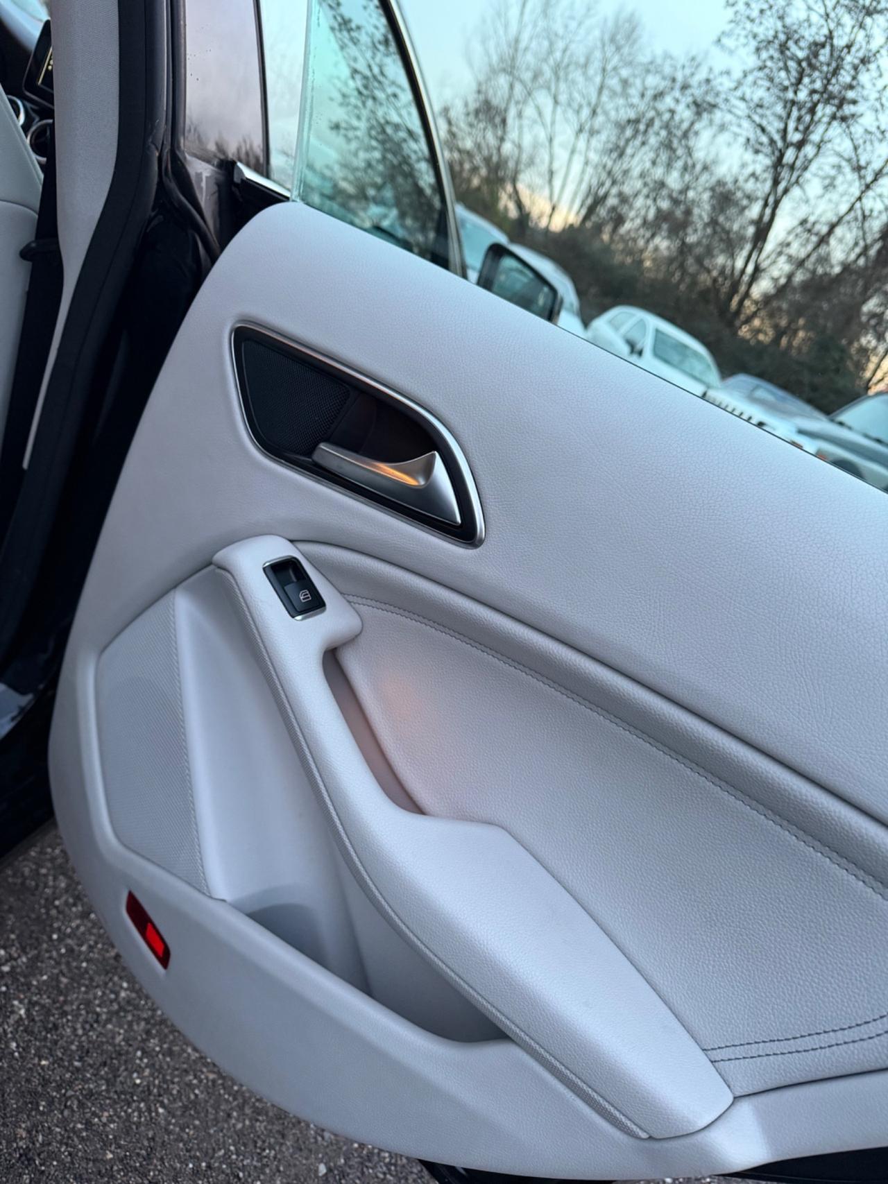 Mercedes-benz CLA 200 d Automatic Premium