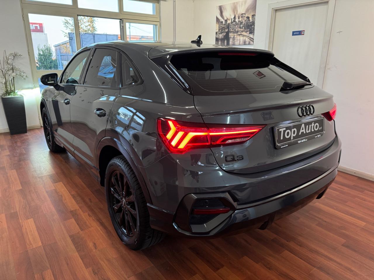 AUDI Q3 SPB 35 TDI S TRONIC IDENTITY BLACK - MY21