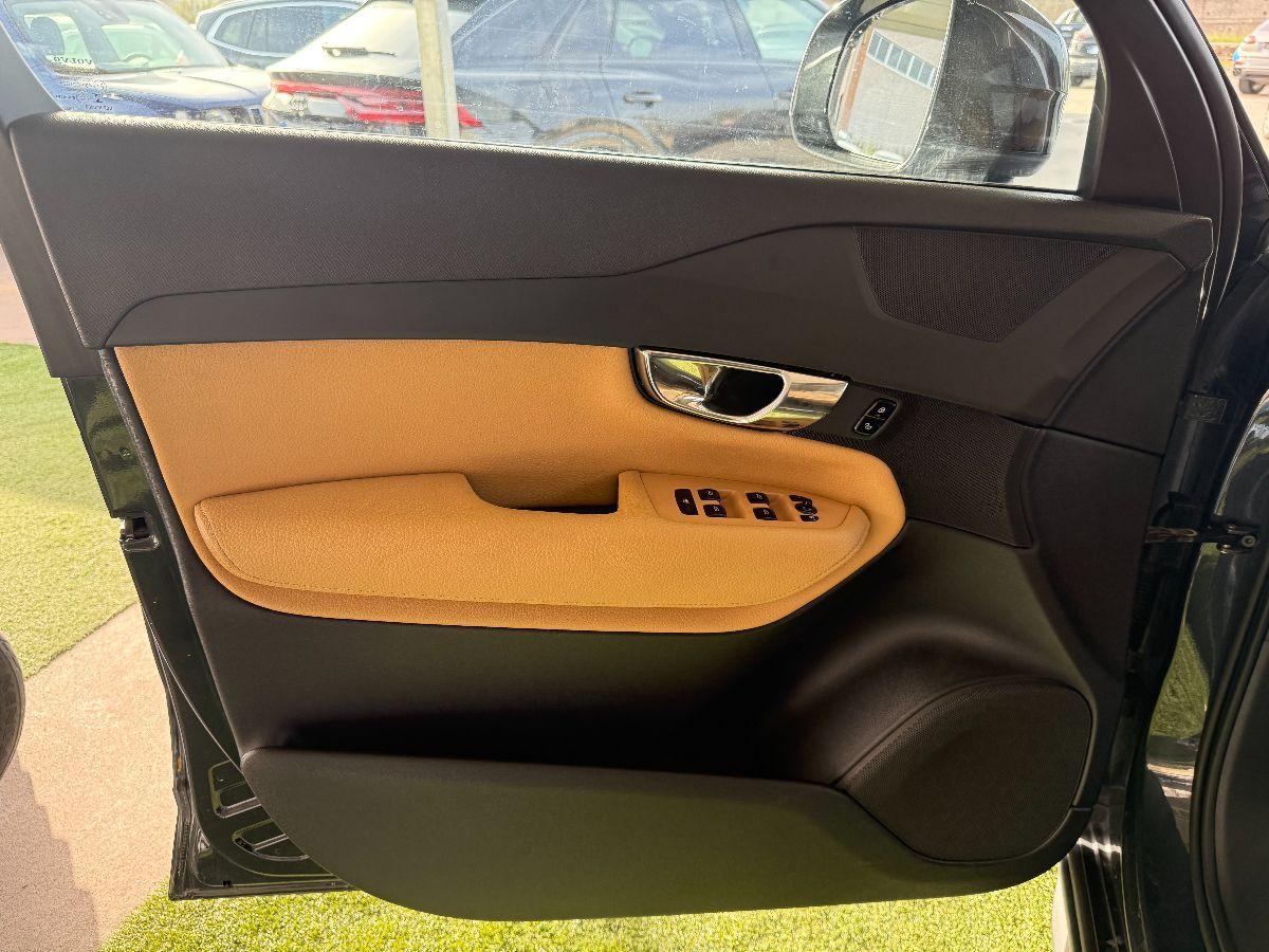 VOLVO - XC90