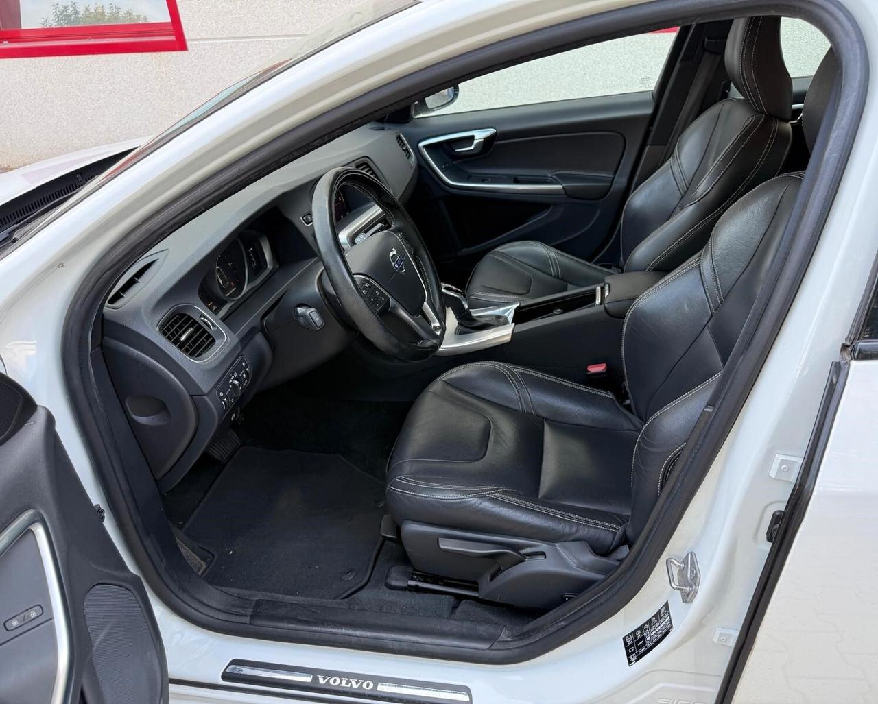 Volvo V60 D2 Geartronic Business N1