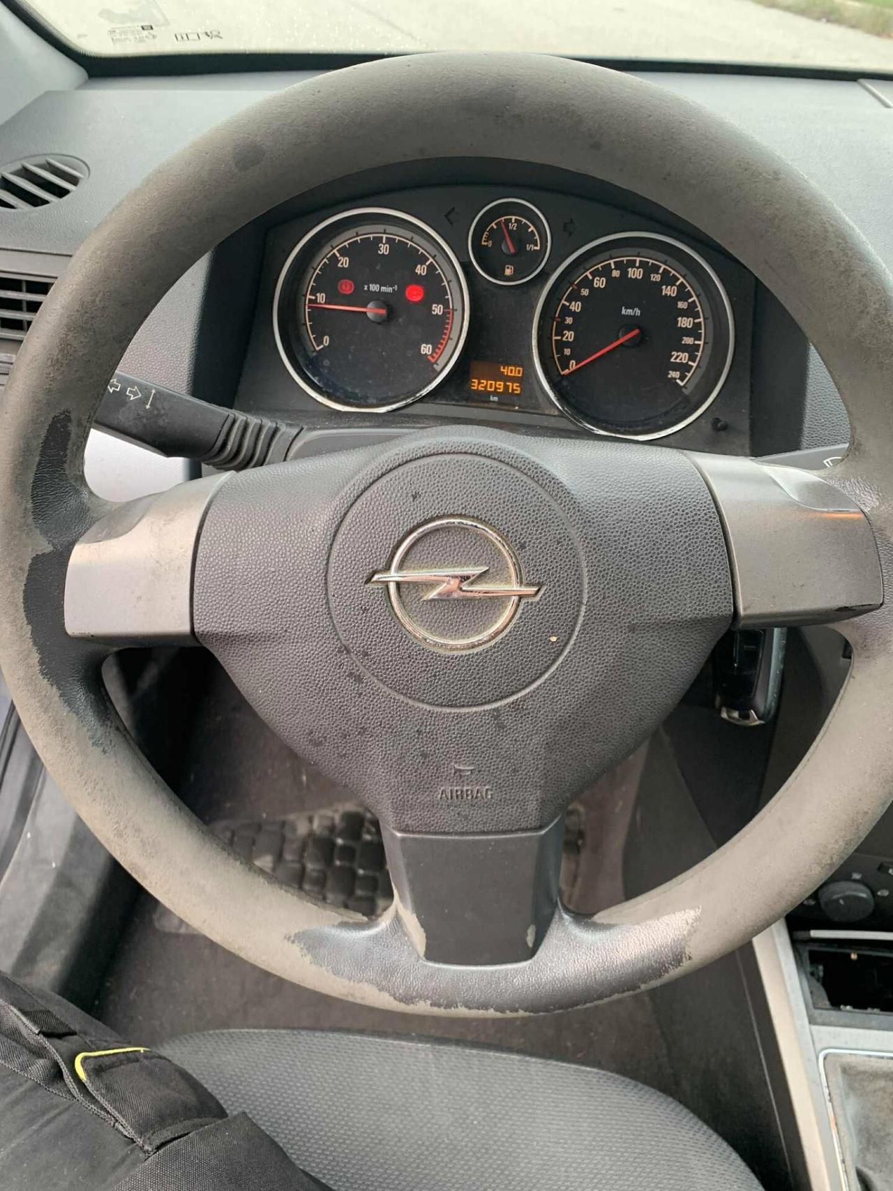 Opel Astra 1.7 CDTI 101CV