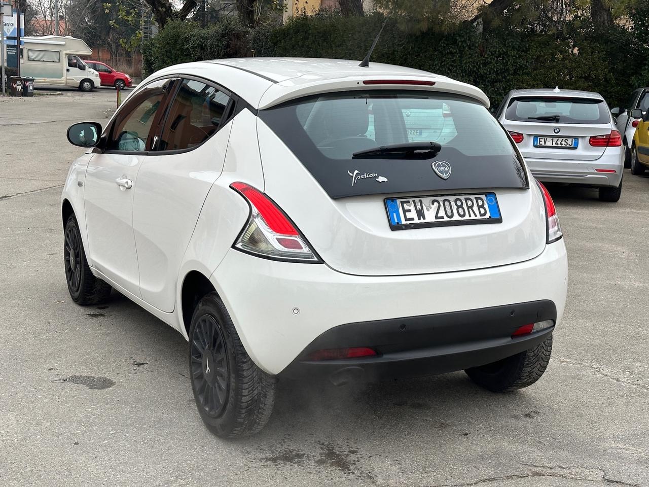 Lancia Ypsilon 0.9 TwinAir 85 CV 5 porte Metano Ecochic Gold