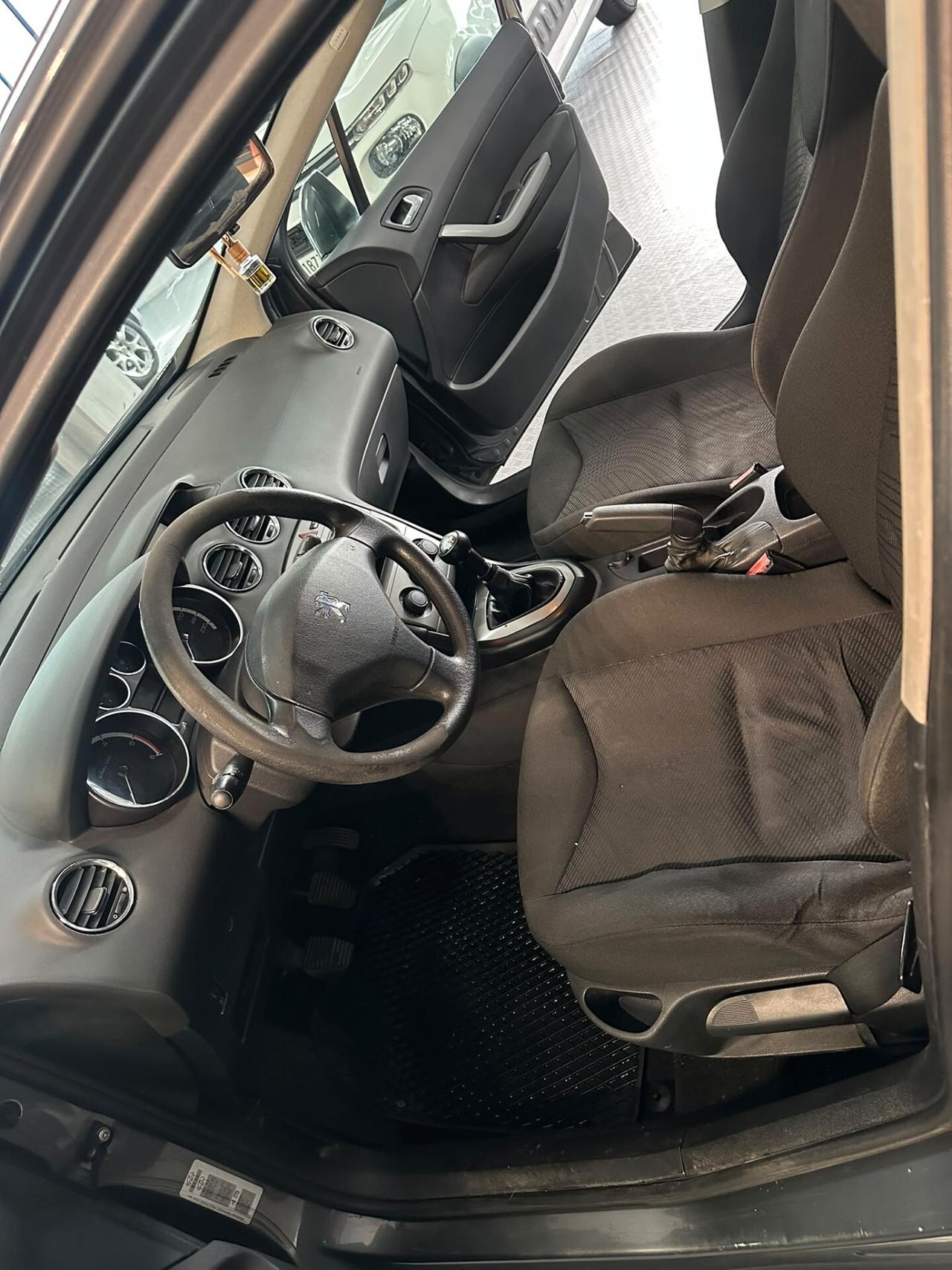 Peugeot 308 1.6 HDi 110CV SW Ciel Premium