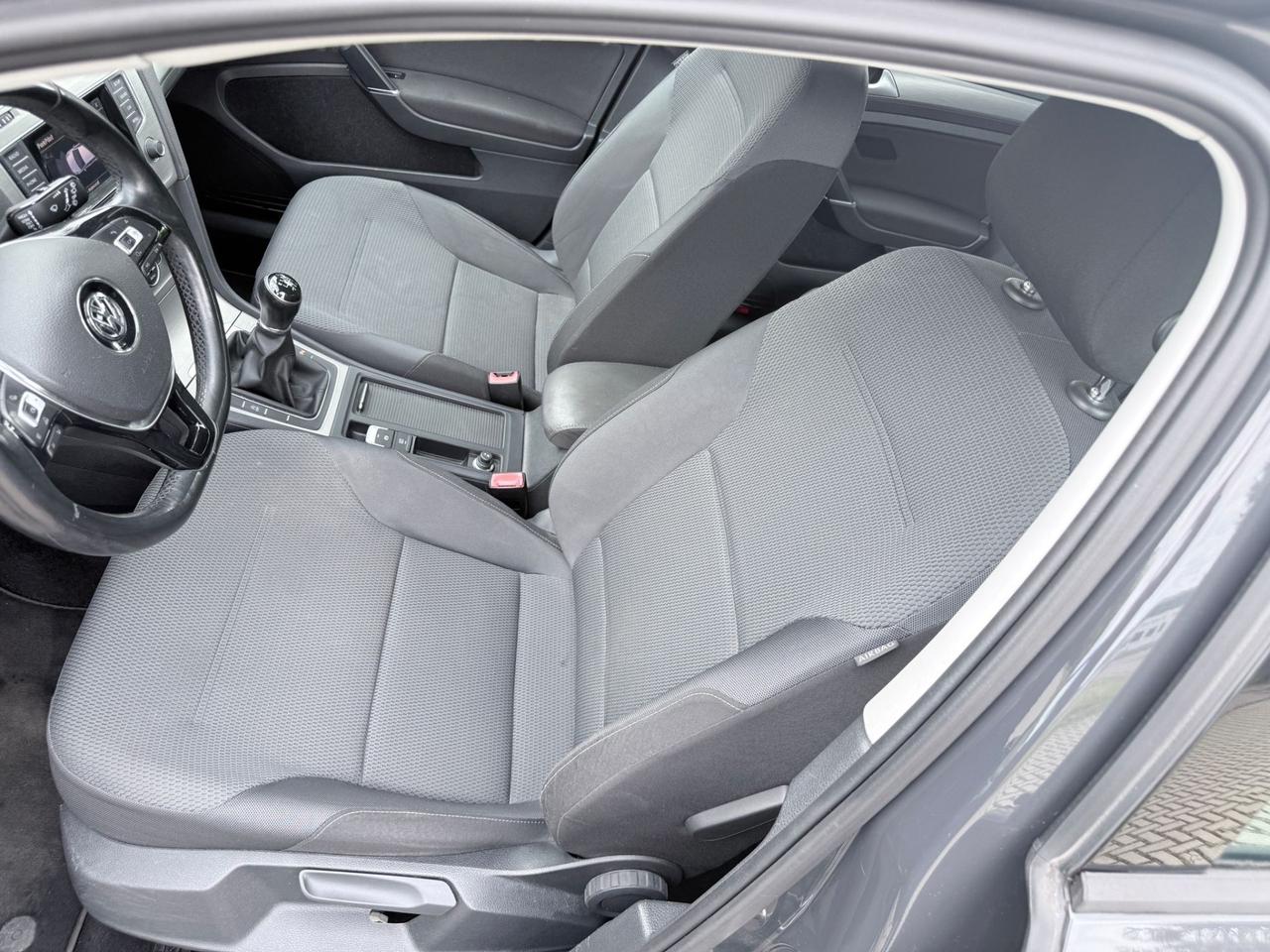 Volkswagen Golf Variant Business 1.4 TGI DSG Highline BlueMotion