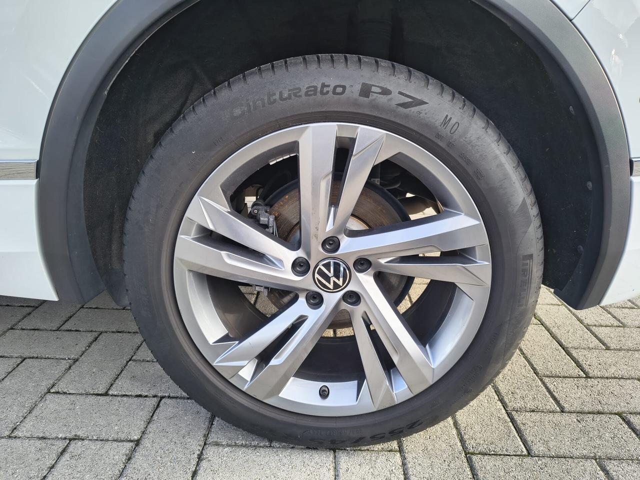 Volkswagen Tiguan 2.0 TDI 200 CV DSG 4MOTION R-Line