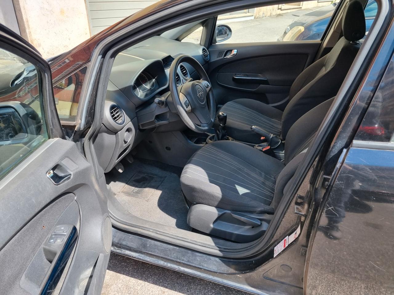 Opel Corsa 1.2 5 porte Cosmo
