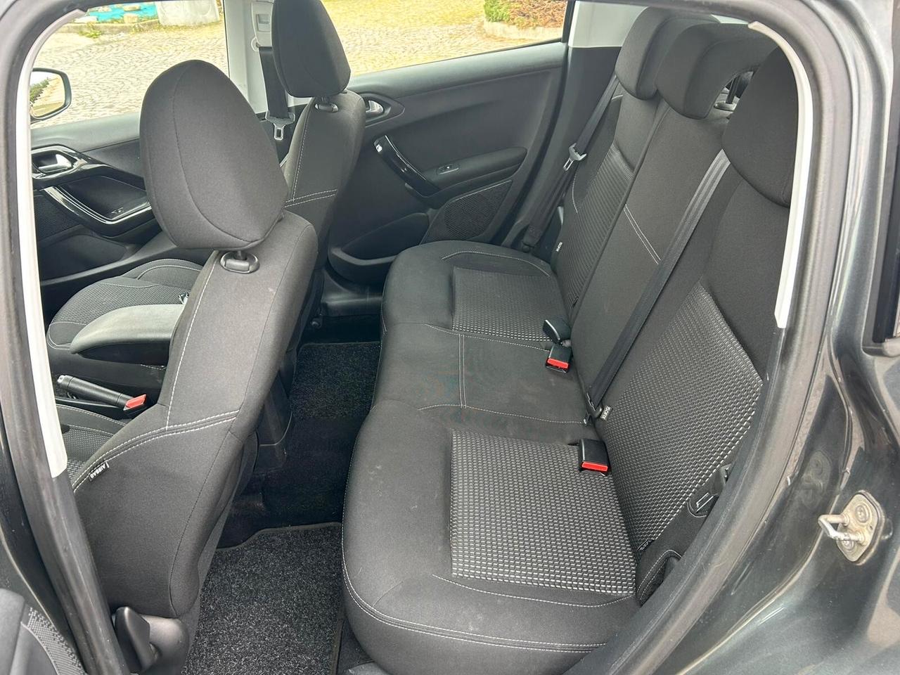 Peugeot 208 PureTech 82 5 porte Allure