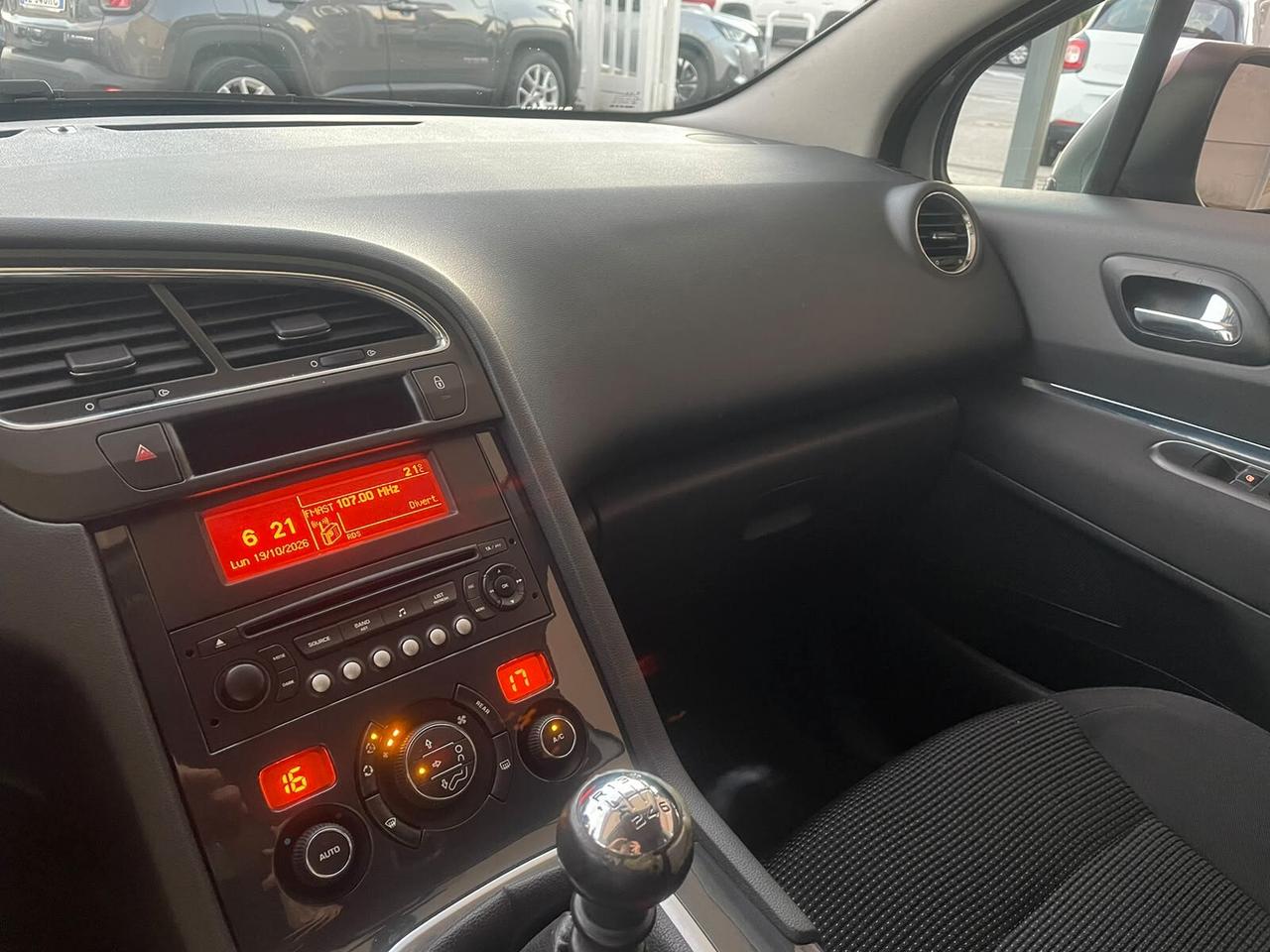 Peugeot 5008 1.6 HDi 112CV Allure