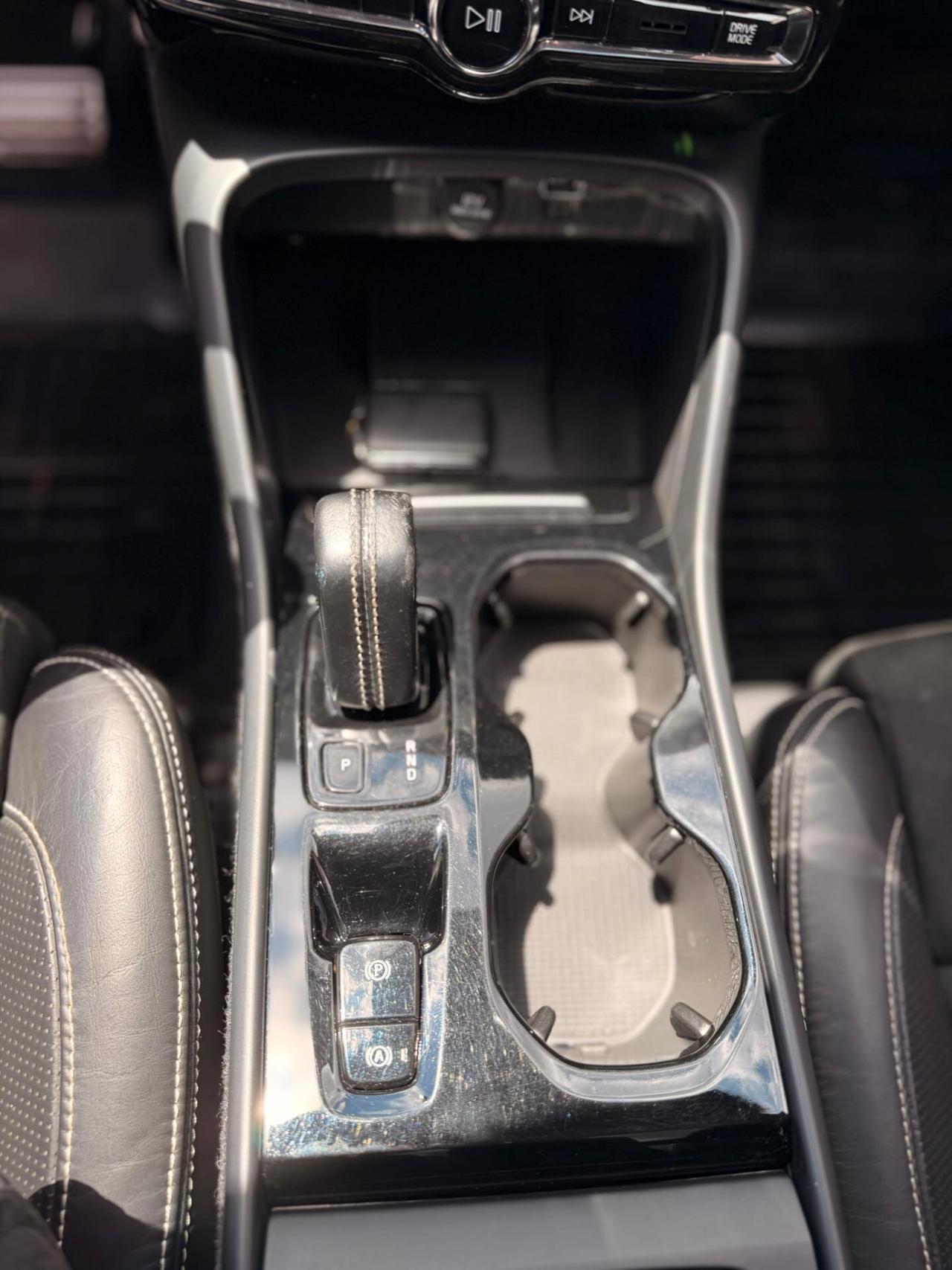 Volvo XC40 D3 Geartronic R-design N1