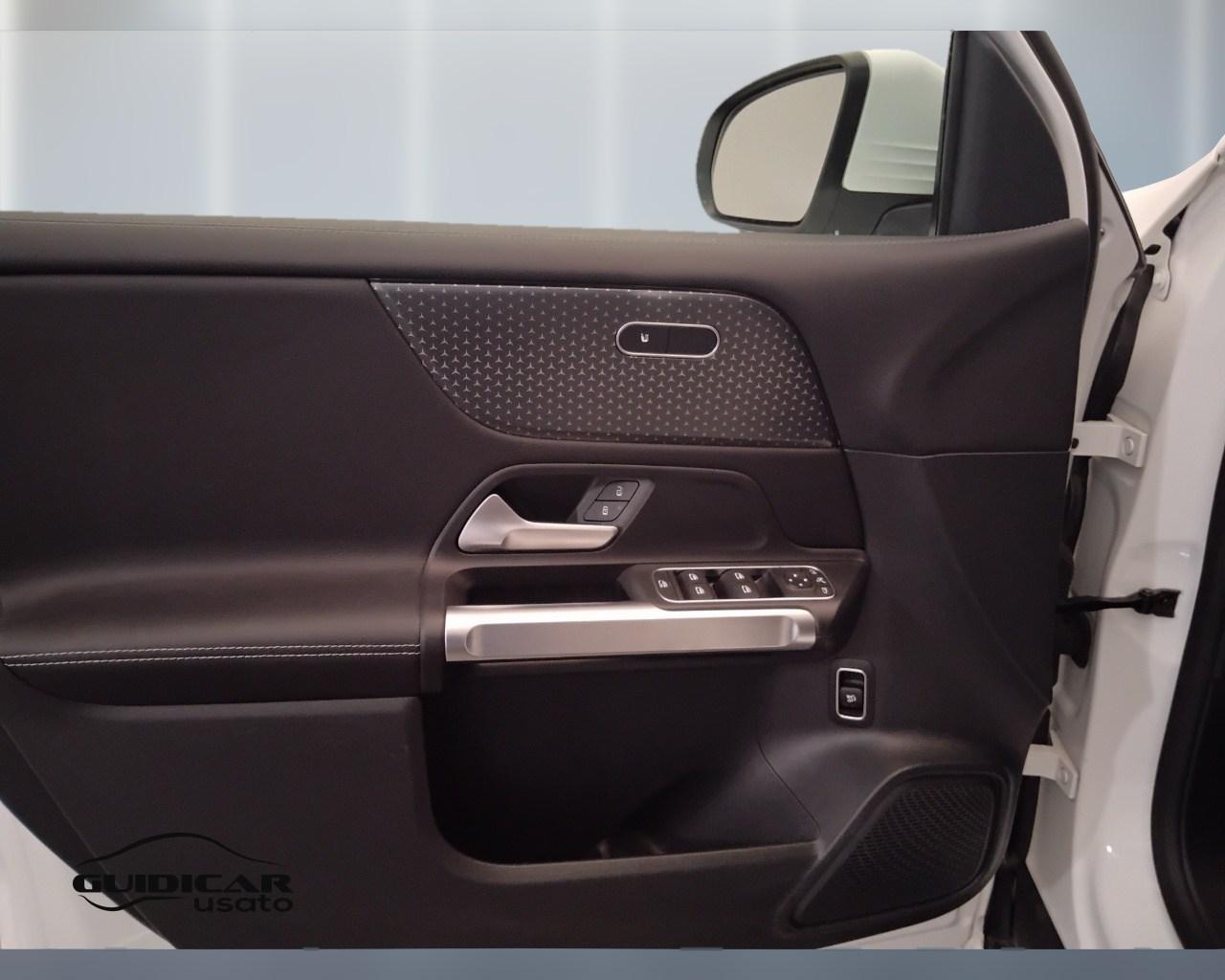 Mercedes-Benz GLB - X247 2023 - GLB 180 d Progressive Advanced auto