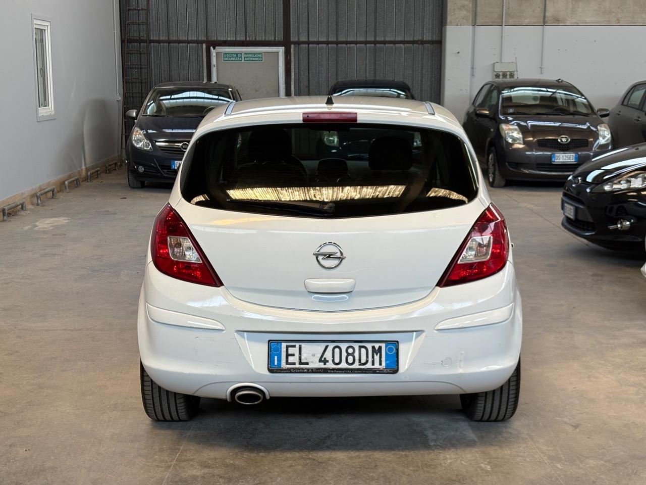 Opel Corsa 1.4 16V 5 porte Sport