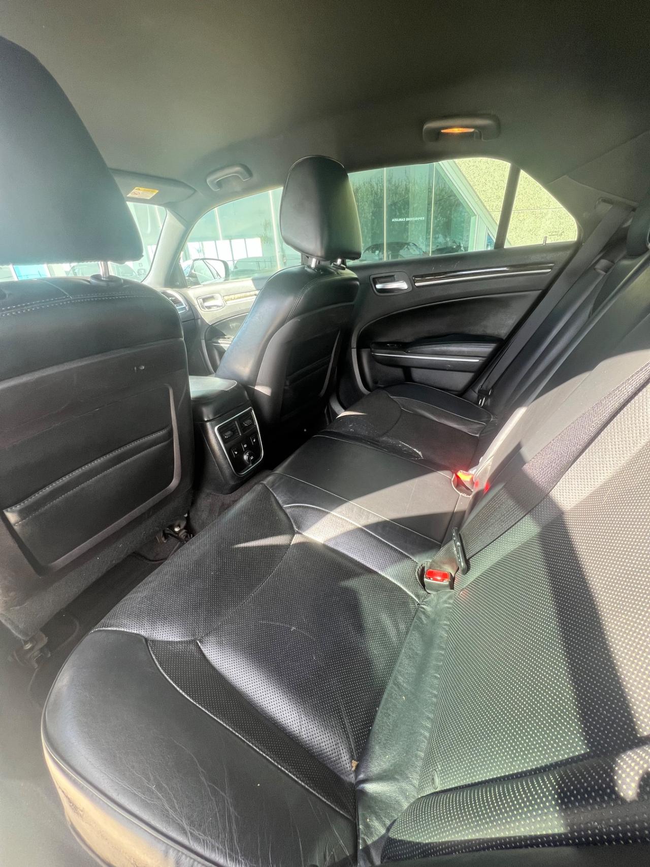 Lancia Thema 3.0 v6 Offerta riservata ad operatori del settore