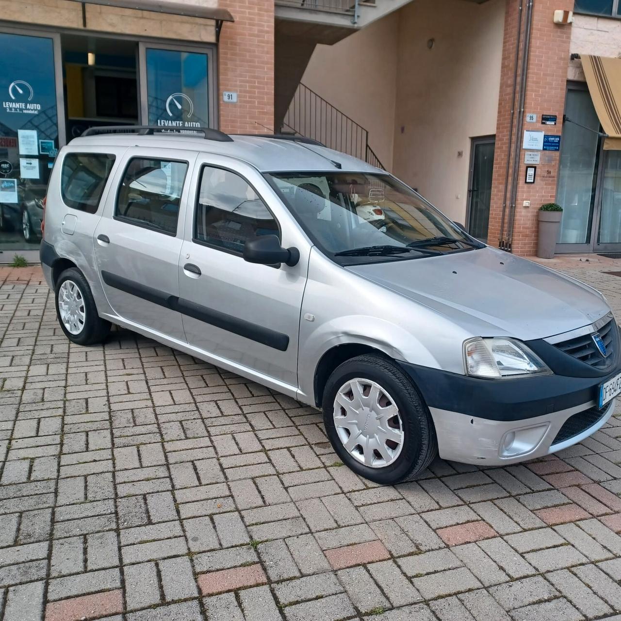 127.968 KM DACIA LOGAN 1.4 OTTIMA PER LAVORO E FAMIGLIA