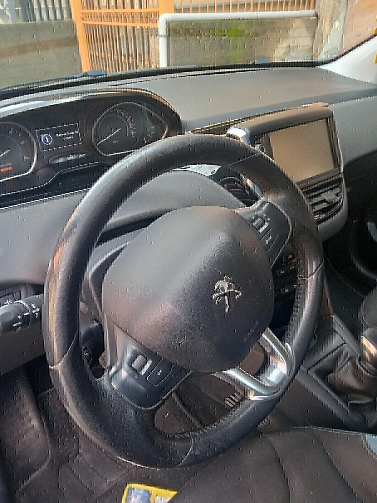 Peugeot 208 1.6 e-HDi 92 CV Stop&Start 5 porte Allure